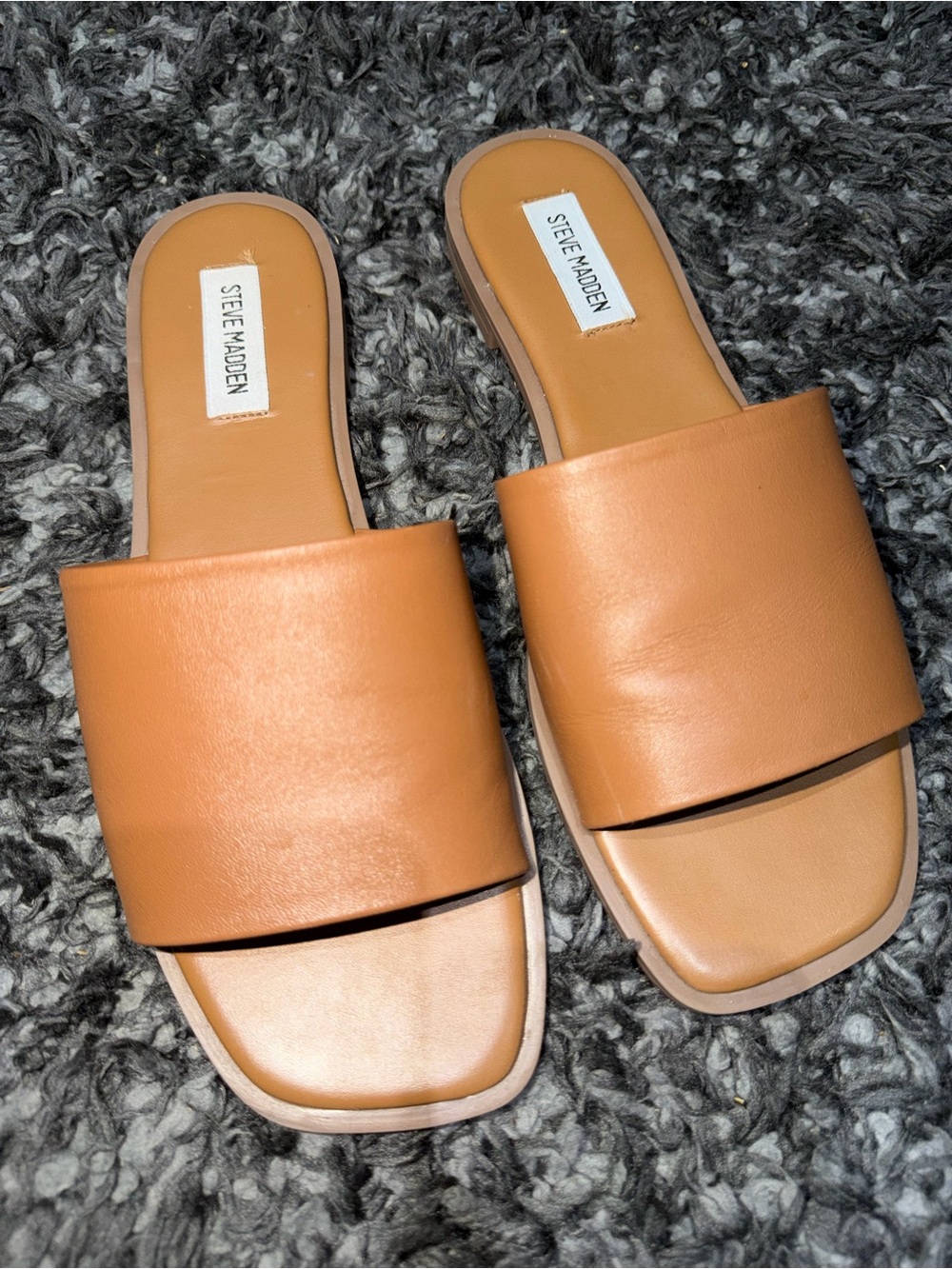 Steve Madden Dakoda Sandals. Size: 10